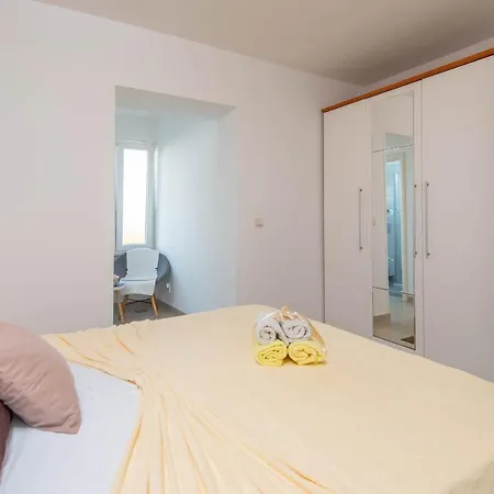 Lenka Apartment Orebic