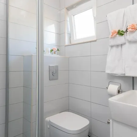 Apartment Lenka *