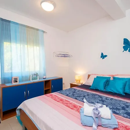 Apartment Lenka Orebic
