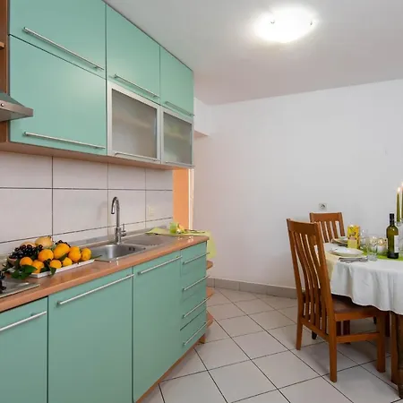 Lenka Apartment *